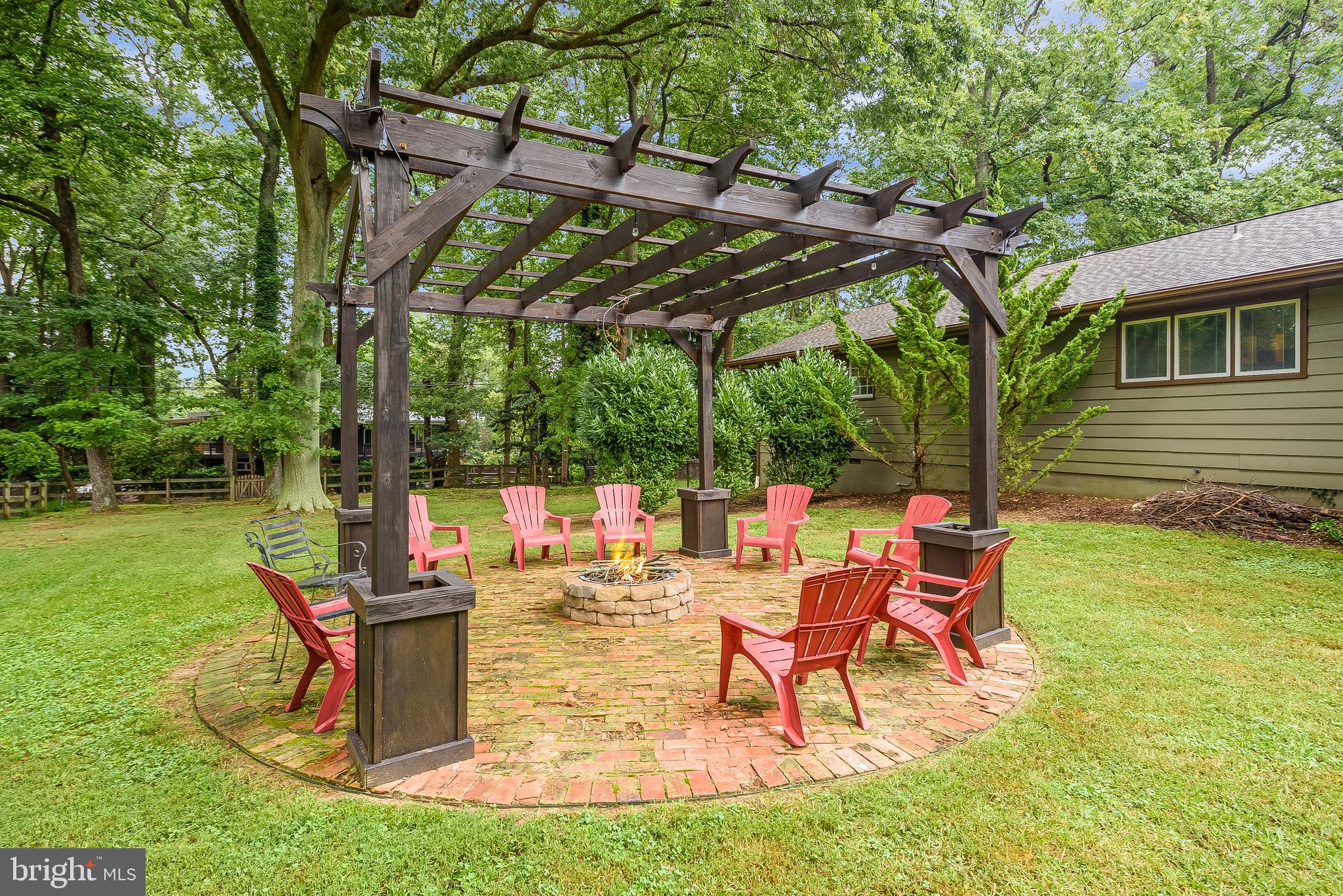 ANNAPOLIS ROADS - Residential