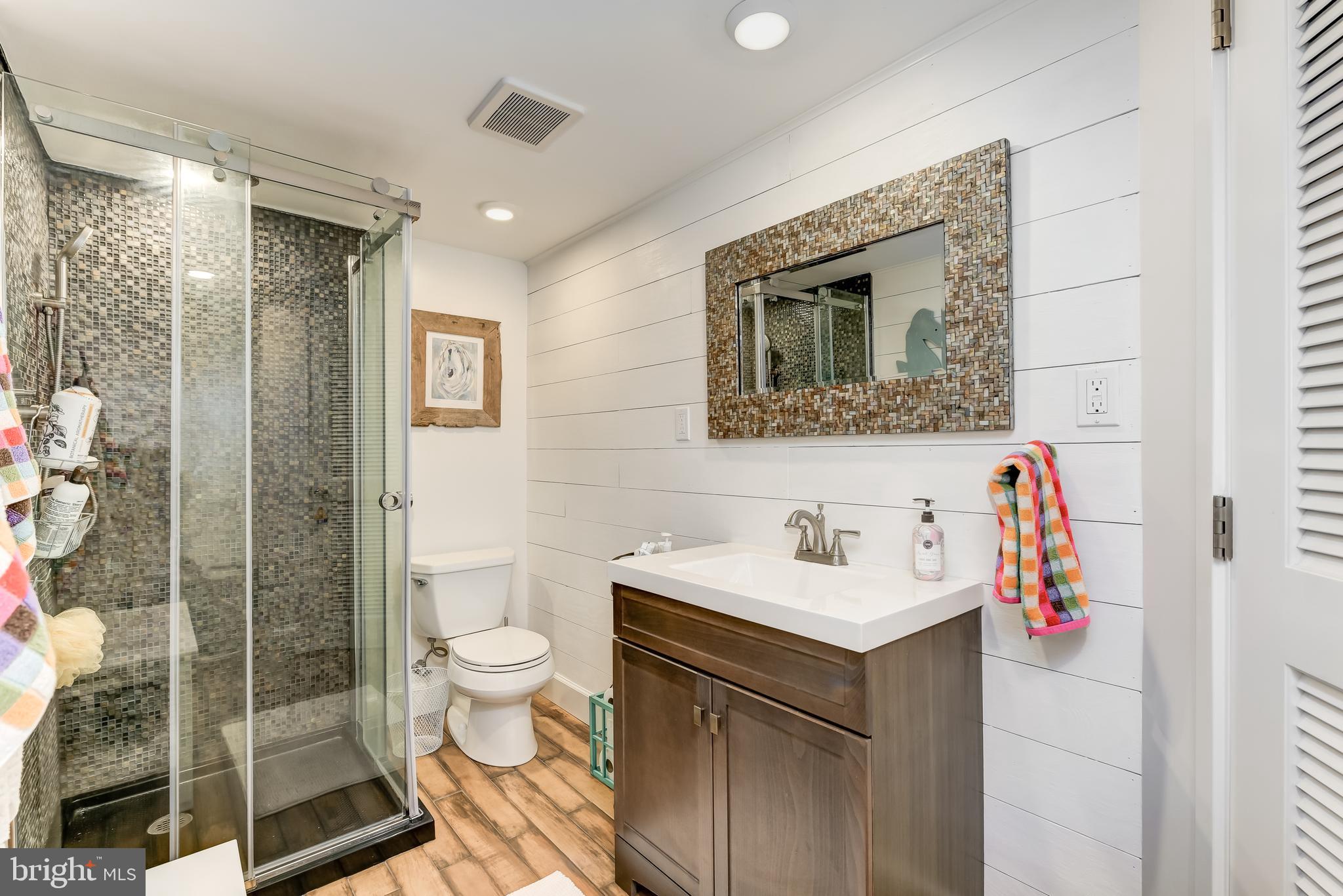 ANNAPOLIS ROADS - Residential