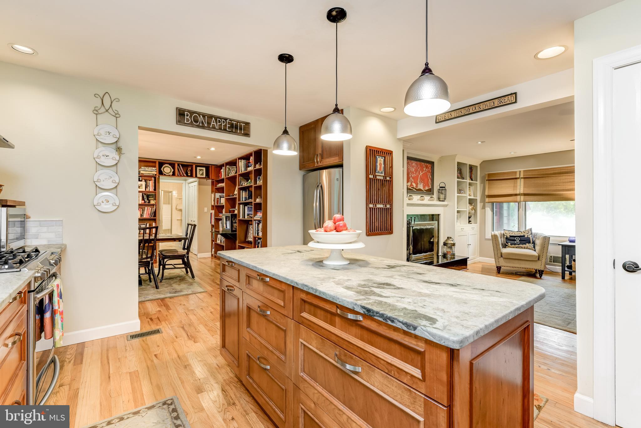 ANNAPOLIS ROADS - Residential