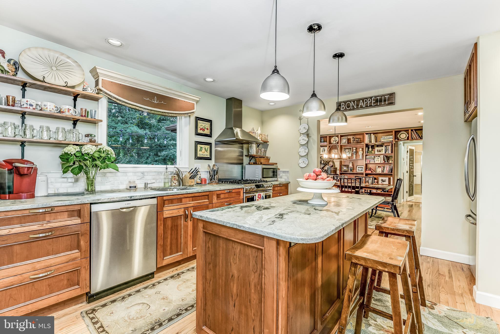 ANNAPOLIS ROADS - Residential