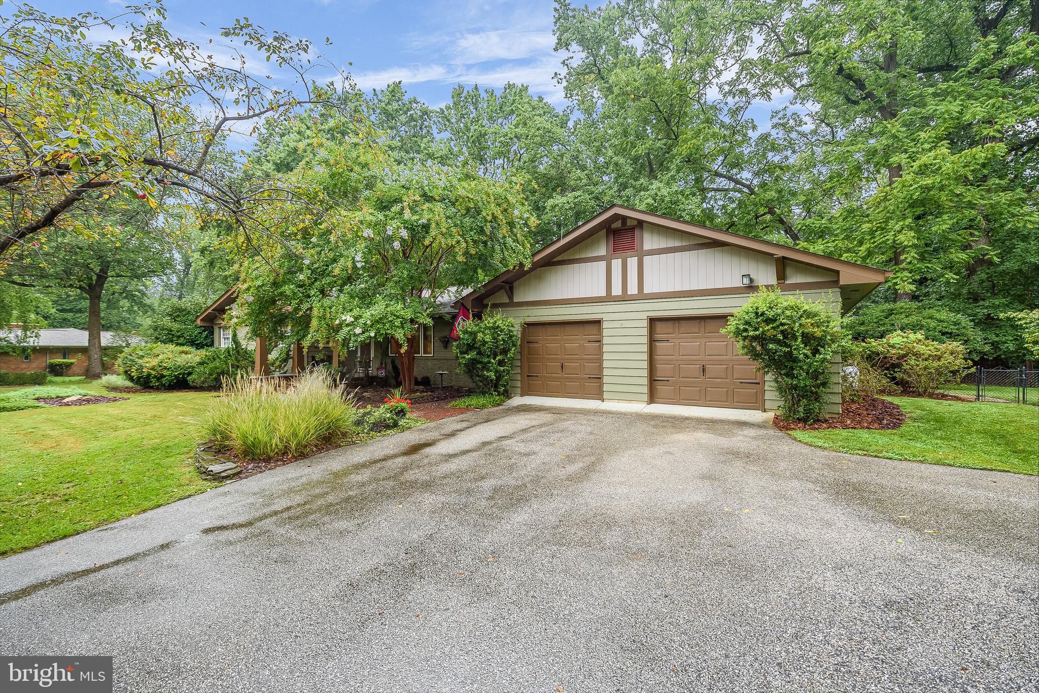 ANNAPOLIS ROADS - Residential