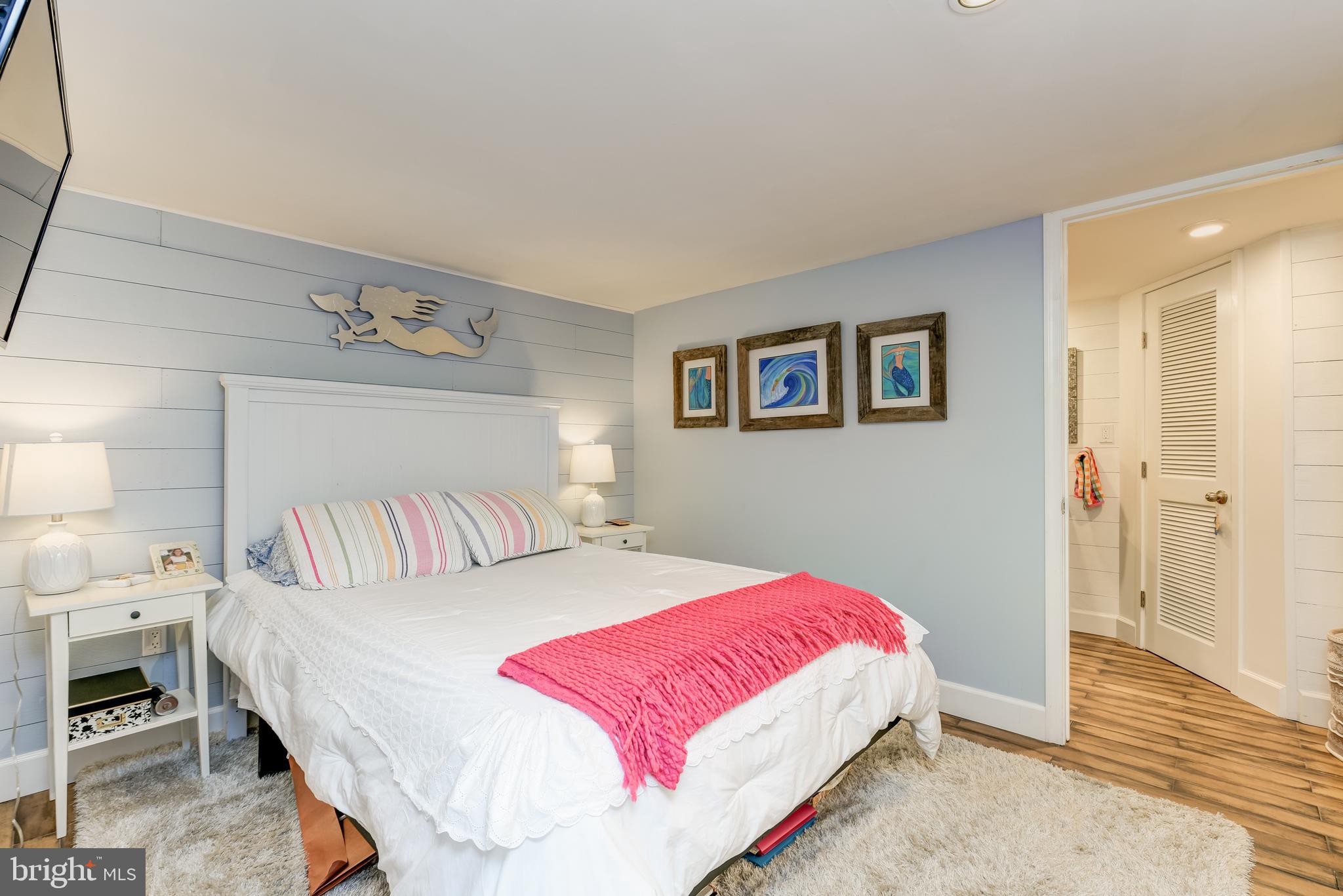 ANNAPOLIS ROADS - Residential