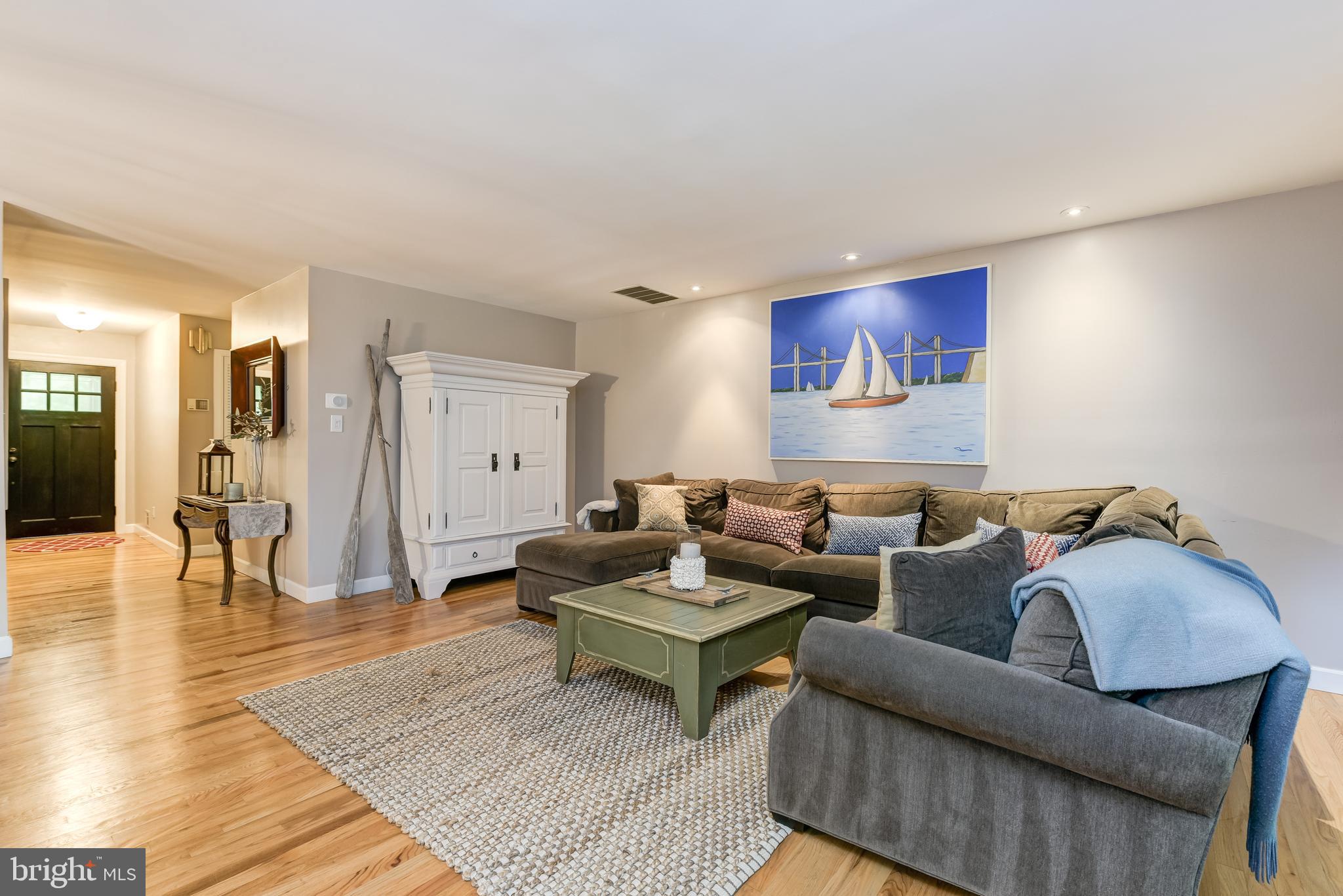 ANNAPOLIS ROADS - Residential