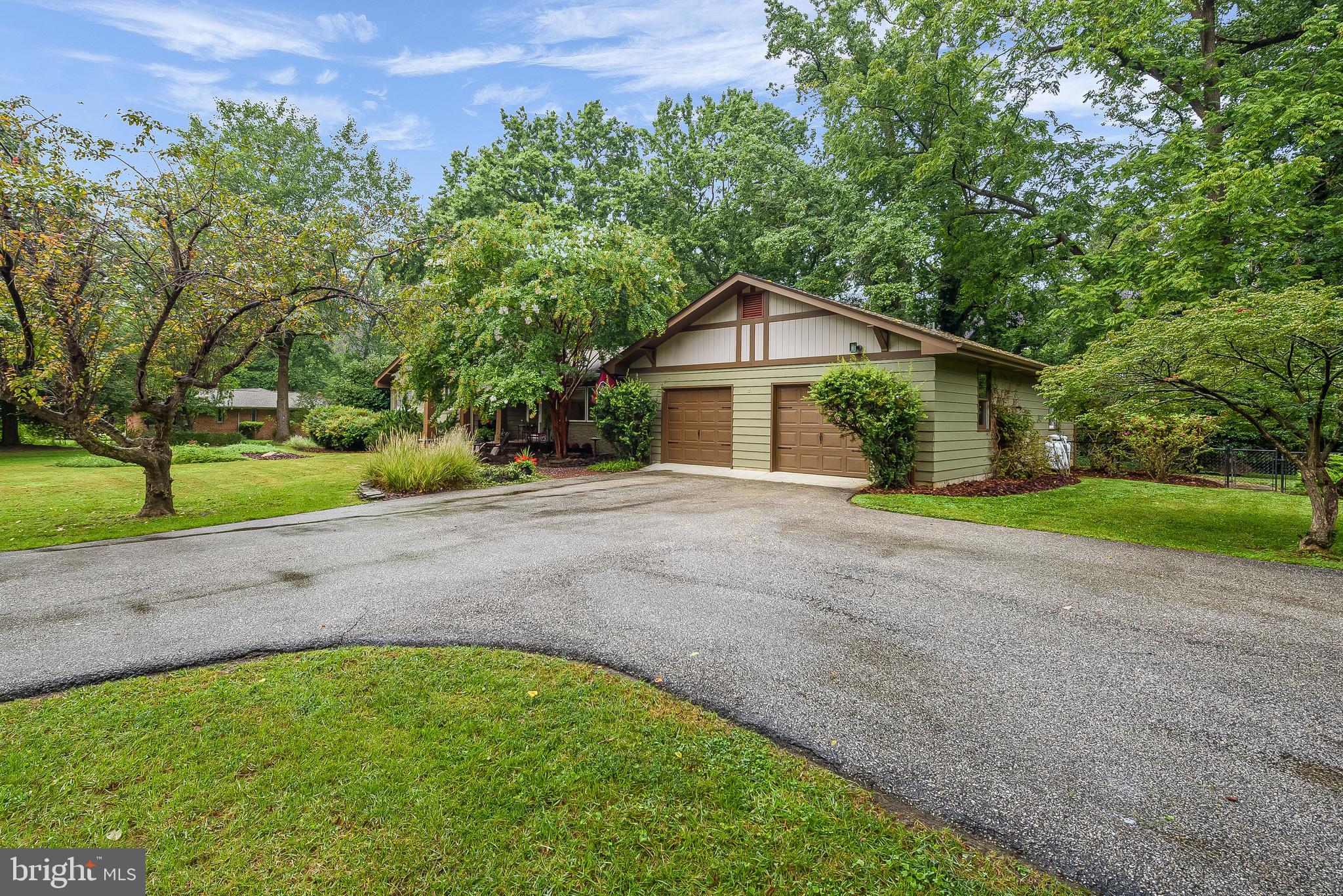 ANNAPOLIS ROADS - Residential