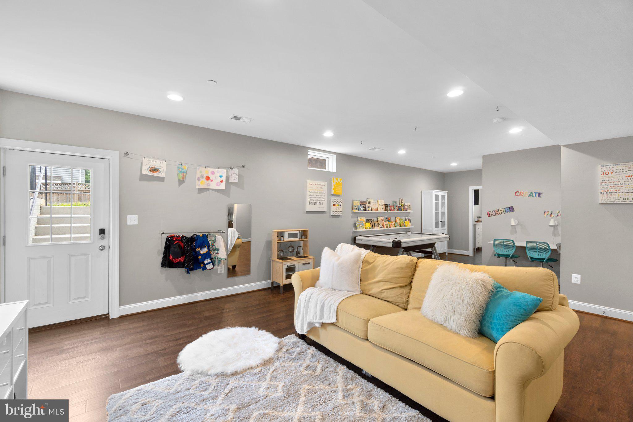 945 KAYLEY DRIVE