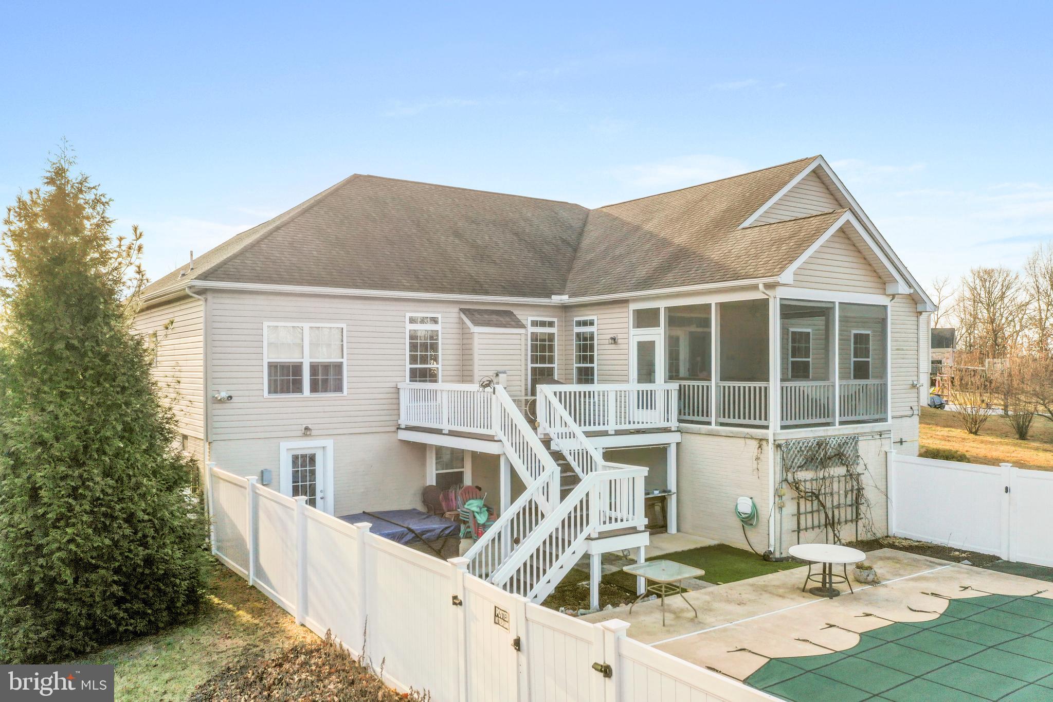 BROOKFIELD - Residential