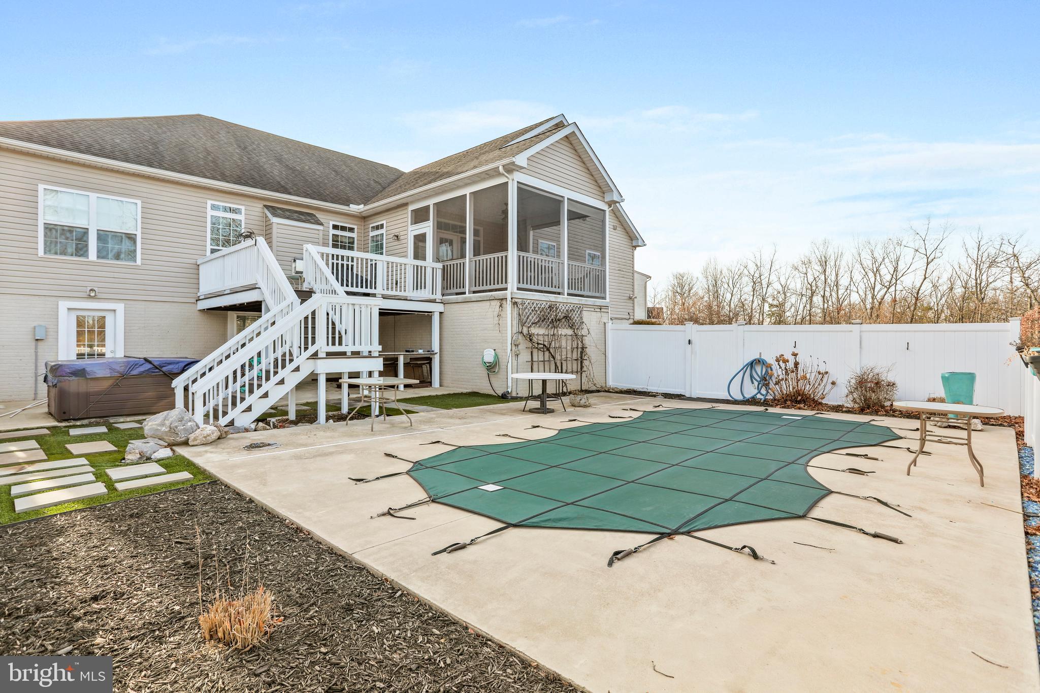 BROOKFIELD - Residential