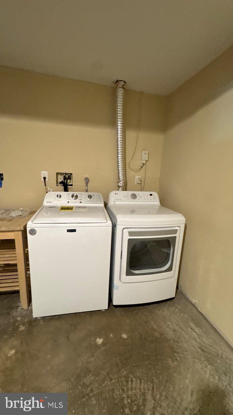 KINGS RANSOM - Residential Lease