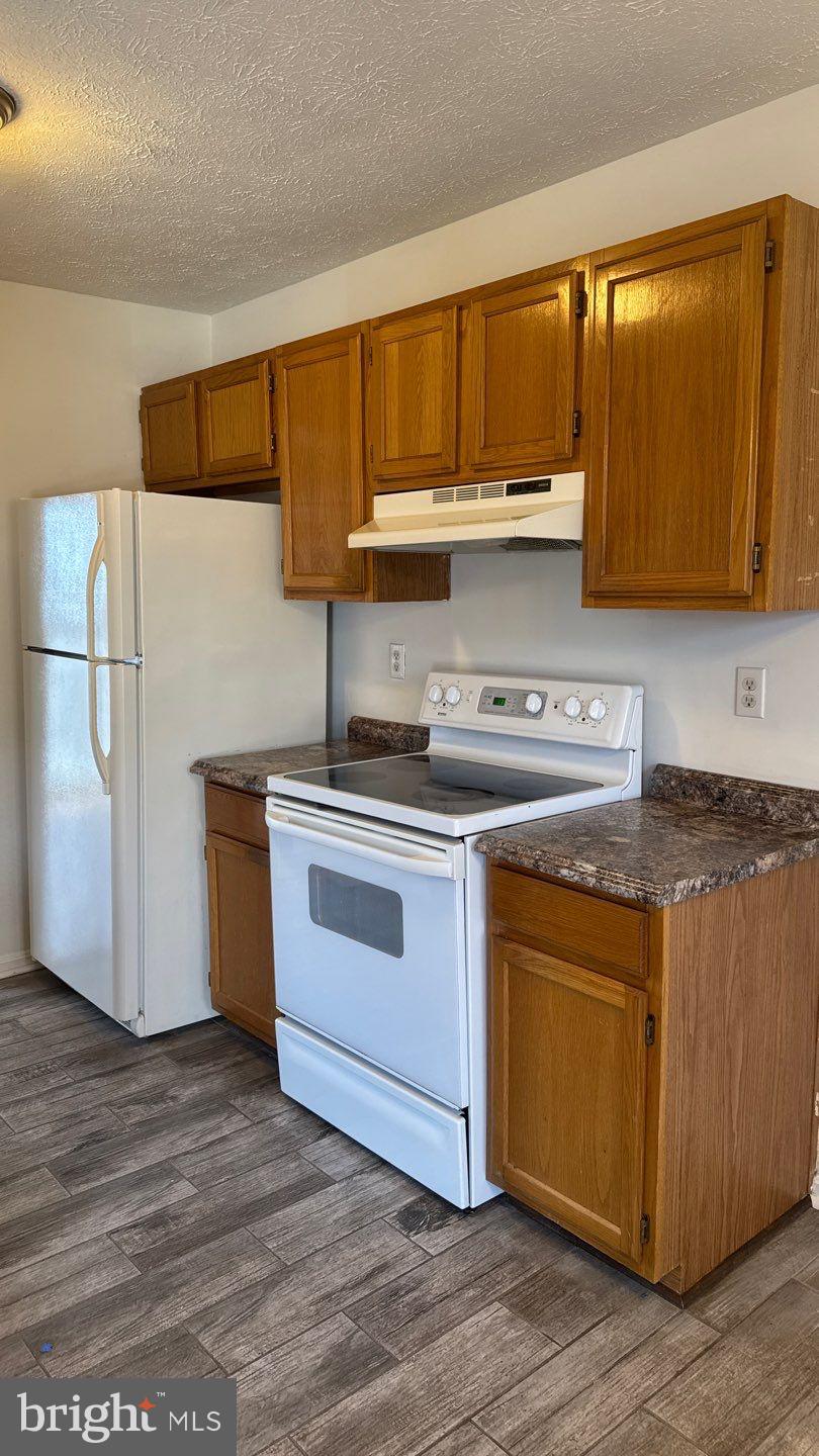 KINGS RANSOM - Residential Lease