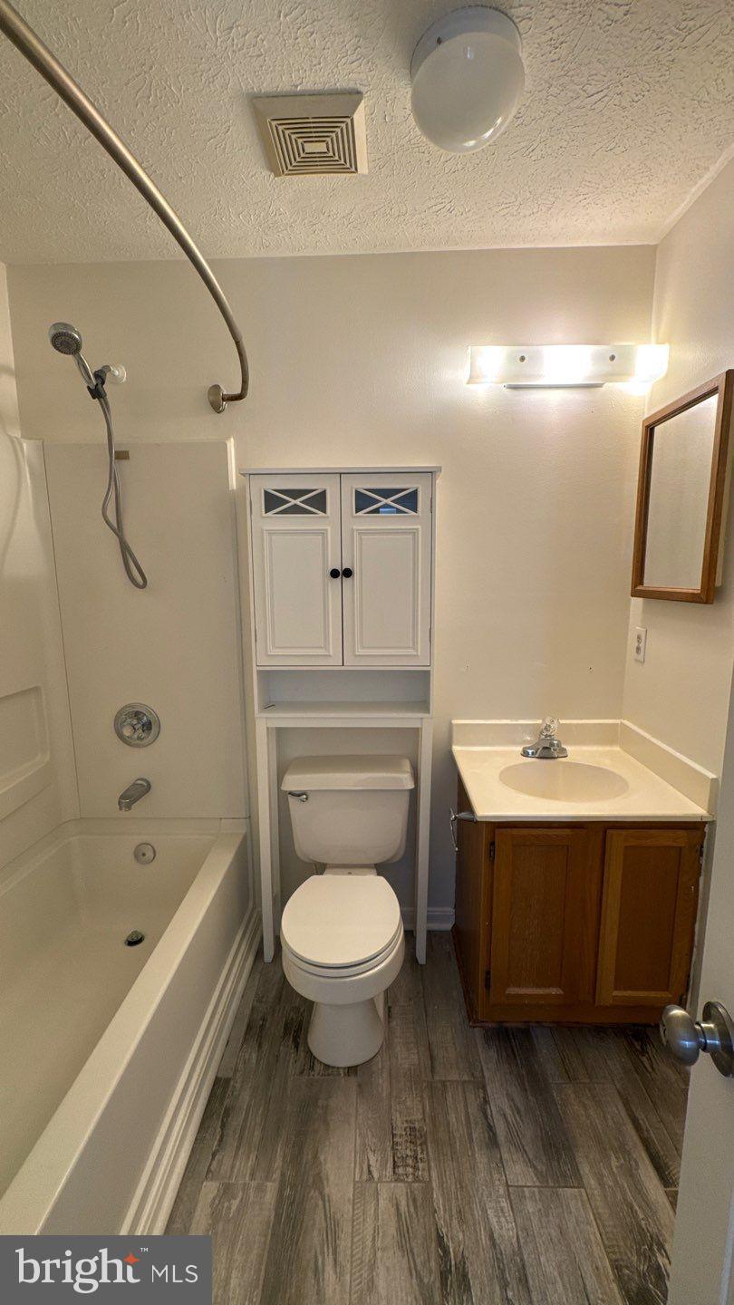 KINGS RANSOM - Residential Lease