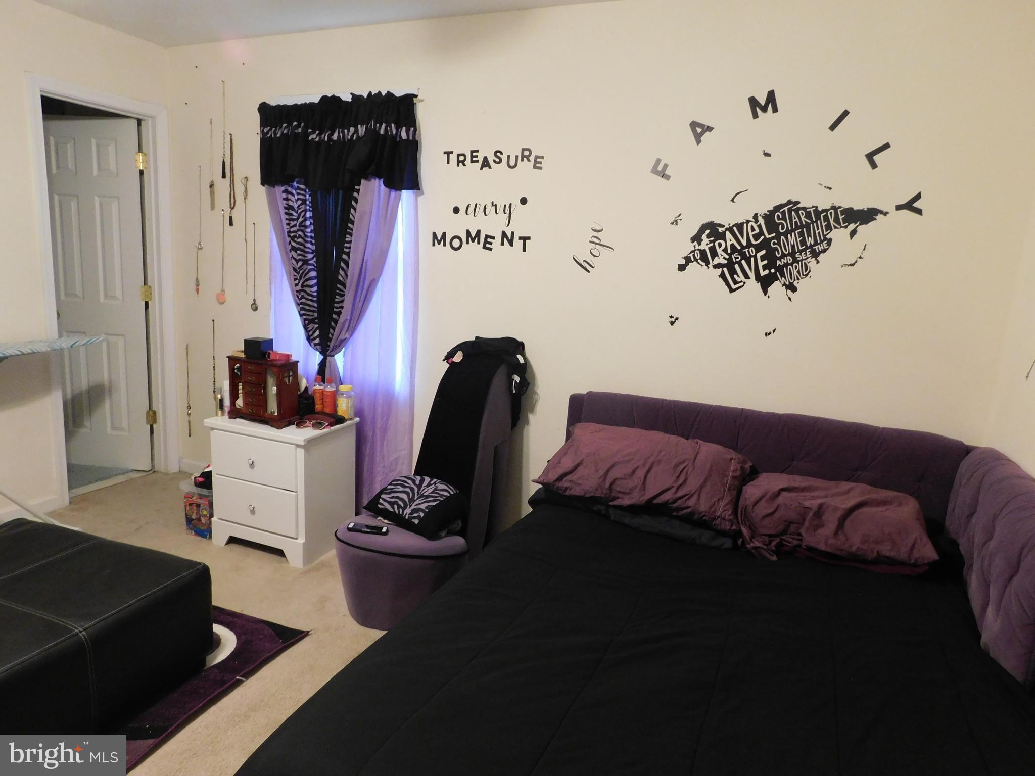 LAKE LAND - Residential Lease