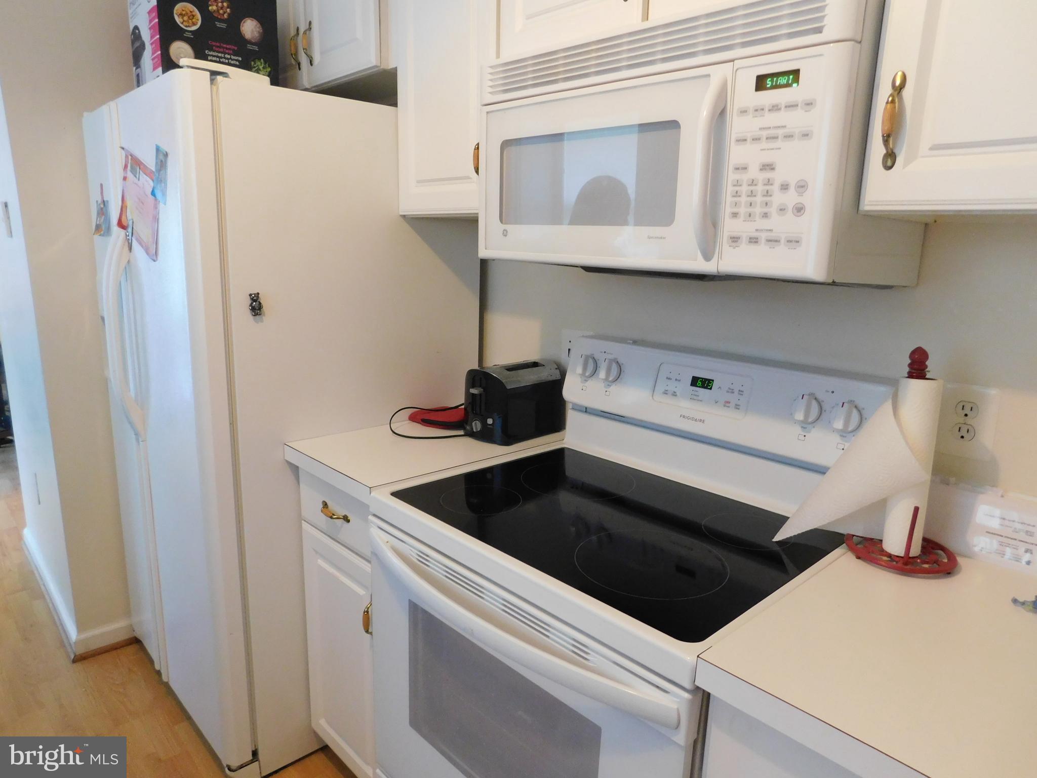 LAKE LAND - Residential Lease