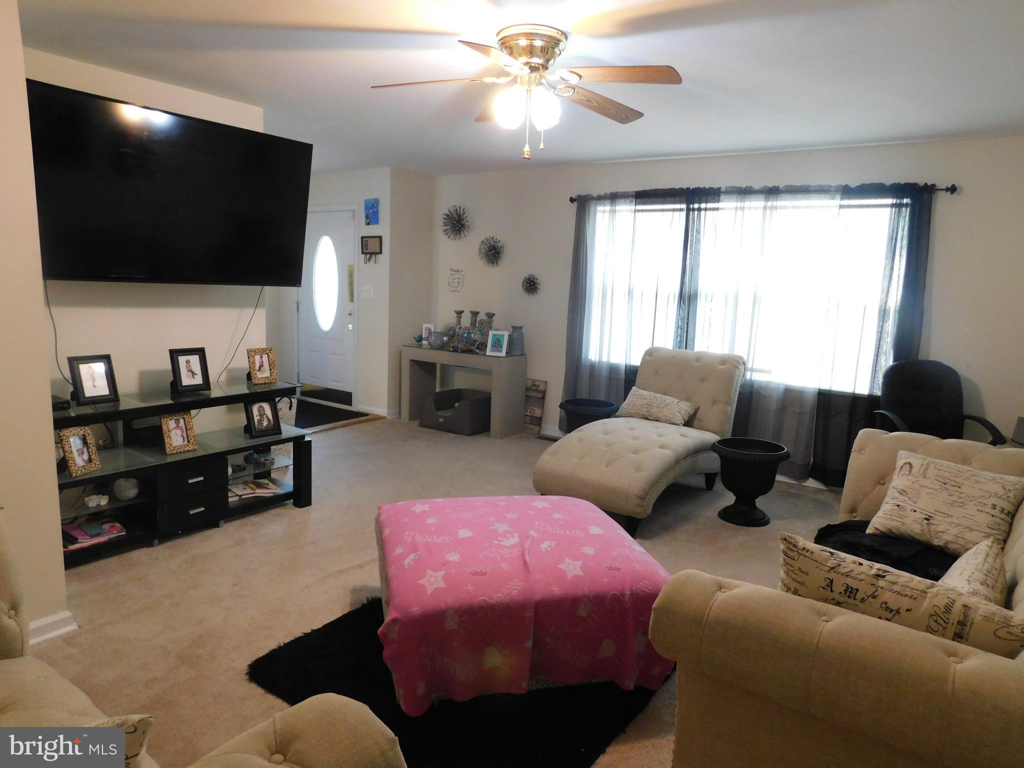 LAKE LAND - Residential Lease