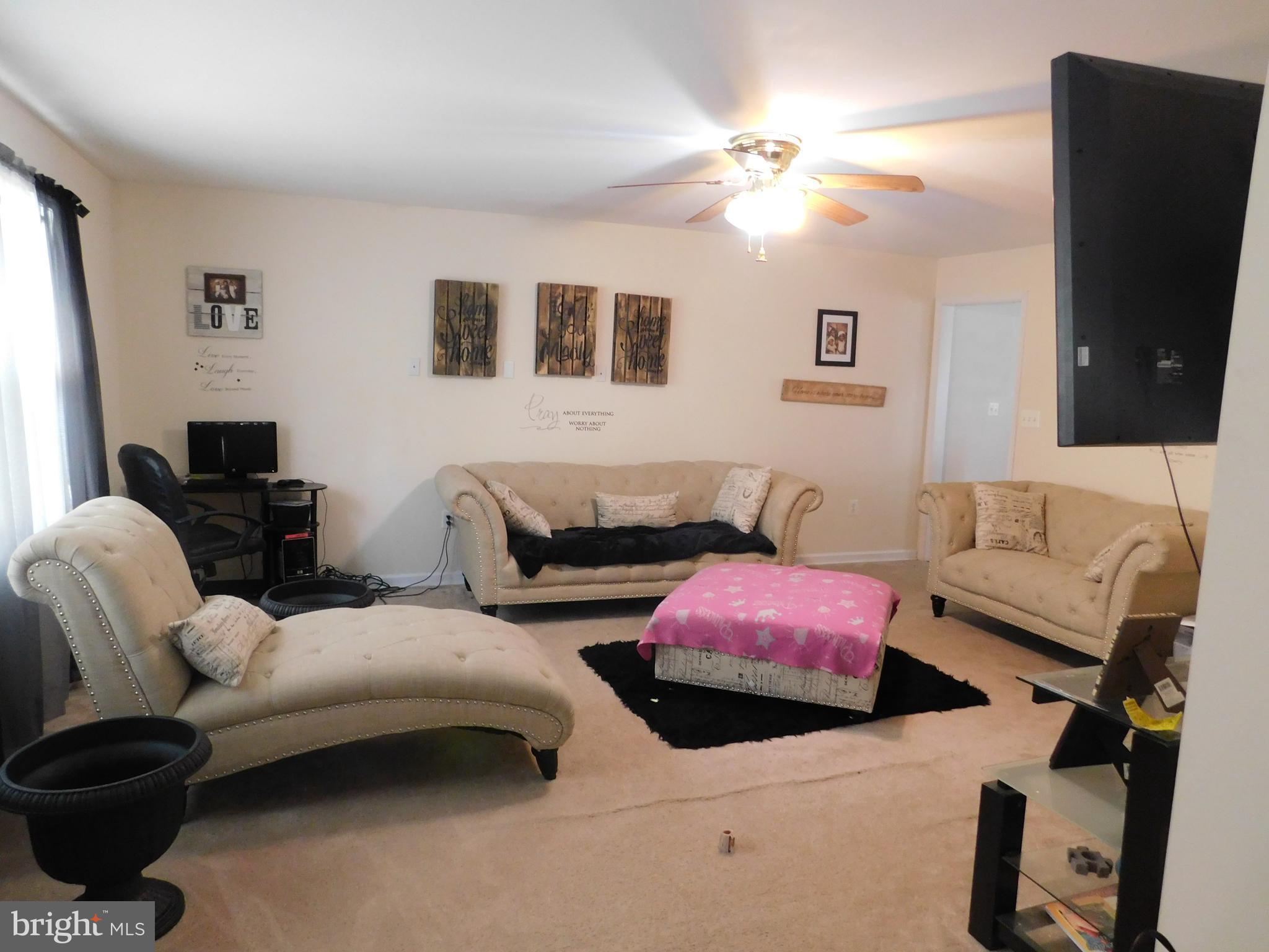 LAKE LAND - Residential Lease