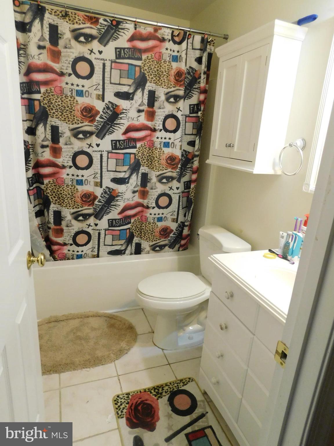 LAKE LAND - Residential Lease