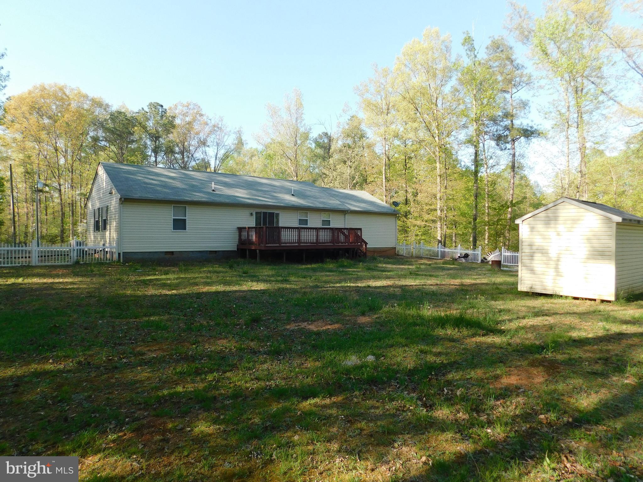 LAKE LAND - Residential Lease