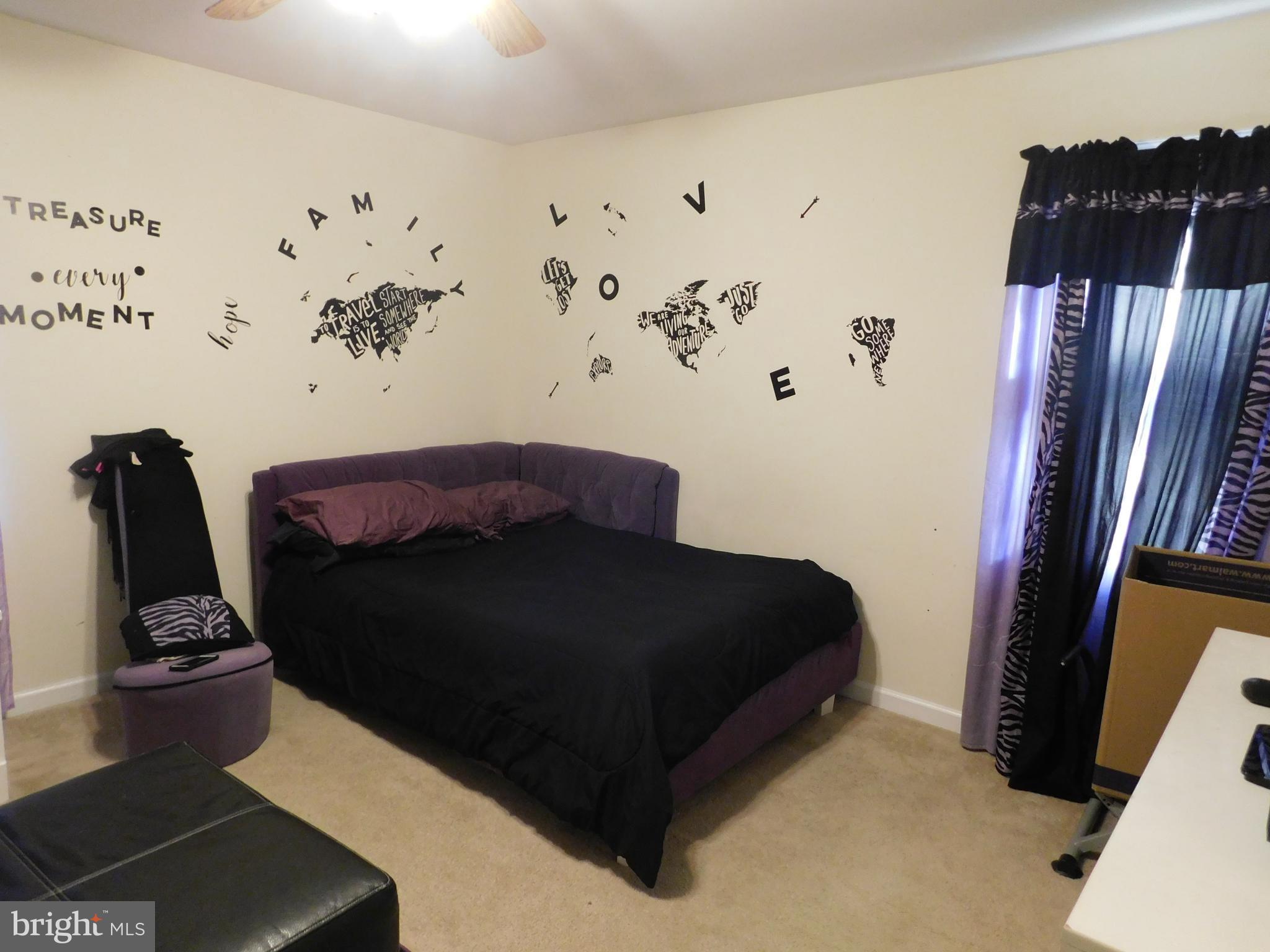 LAKE LAND - Residential Lease