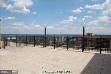 SKYLINE PLAZA - Residential