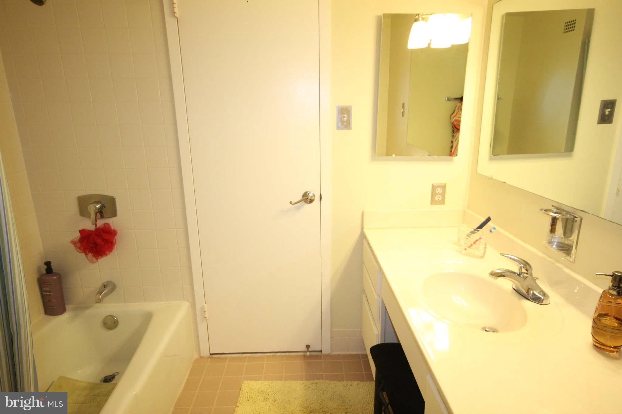 SKYLINE PLAZA - Residential