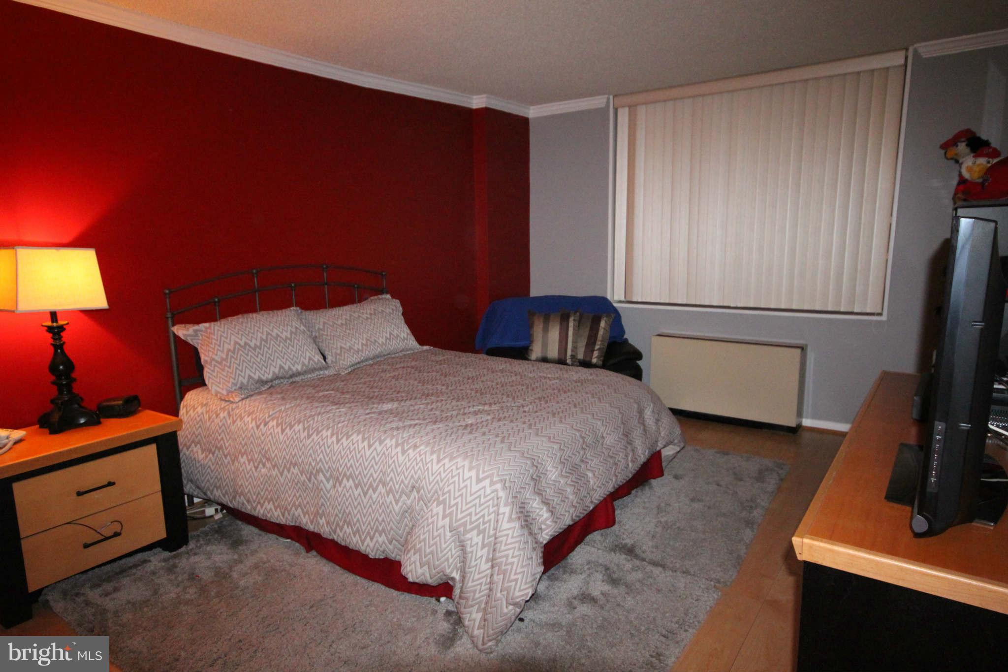 SKYLINE PLAZA - Residential