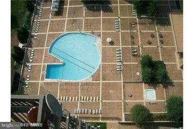 SKYLINE PLAZA - Residential