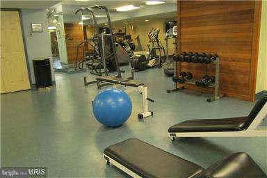 SKYLINE PLAZA - Residential