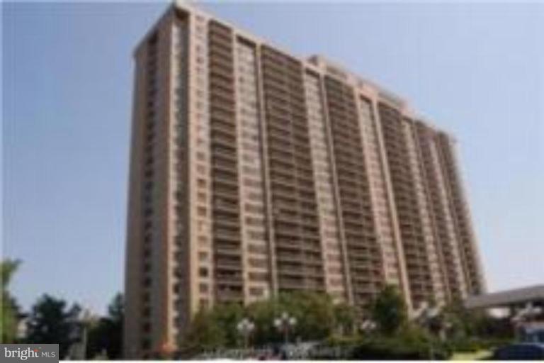 SKYLINE PLAZA - Residential