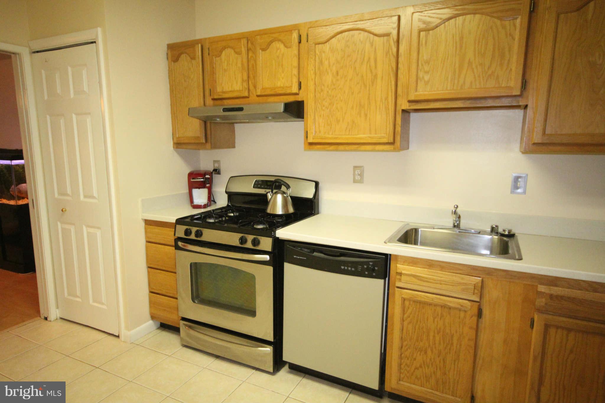 SKYLINE PLAZA - Residential