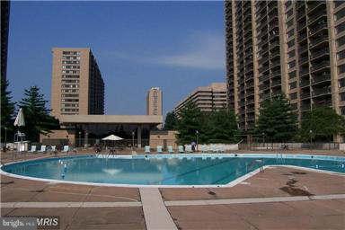 SKYLINE PLAZA - Residential