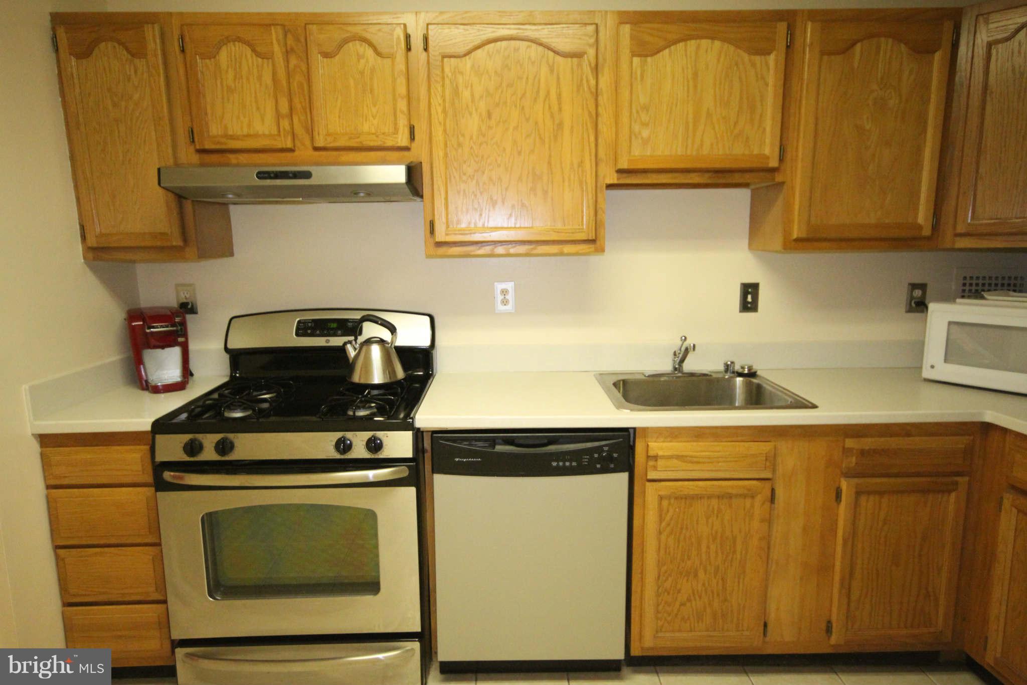 SKYLINE PLAZA - Residential