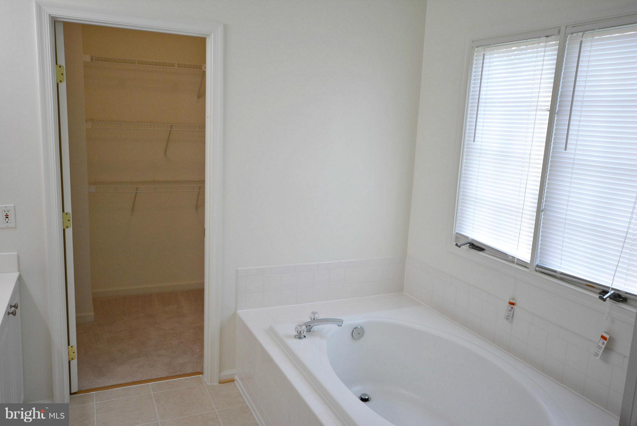 WELLINGTON/CLOVERHILL - Residential