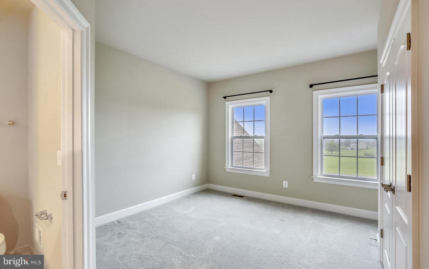 FALCONAIRE - Residential Lease