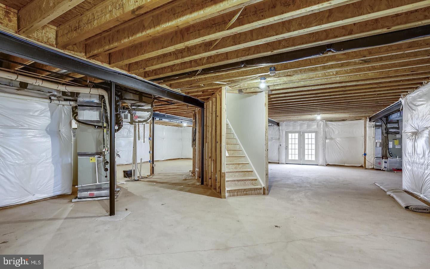 FALCONAIRE - Residential Lease