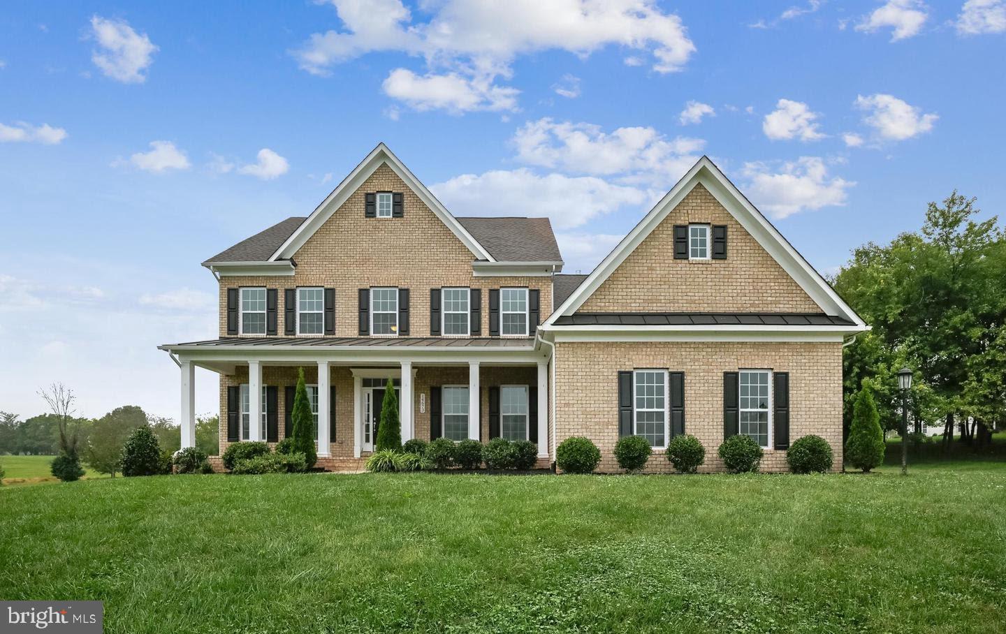 FALCONAIRE - Residential Lease