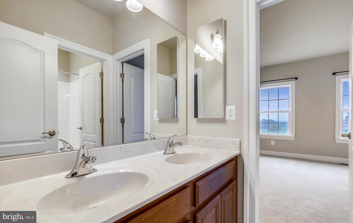 FALCONAIRE - Residential Lease