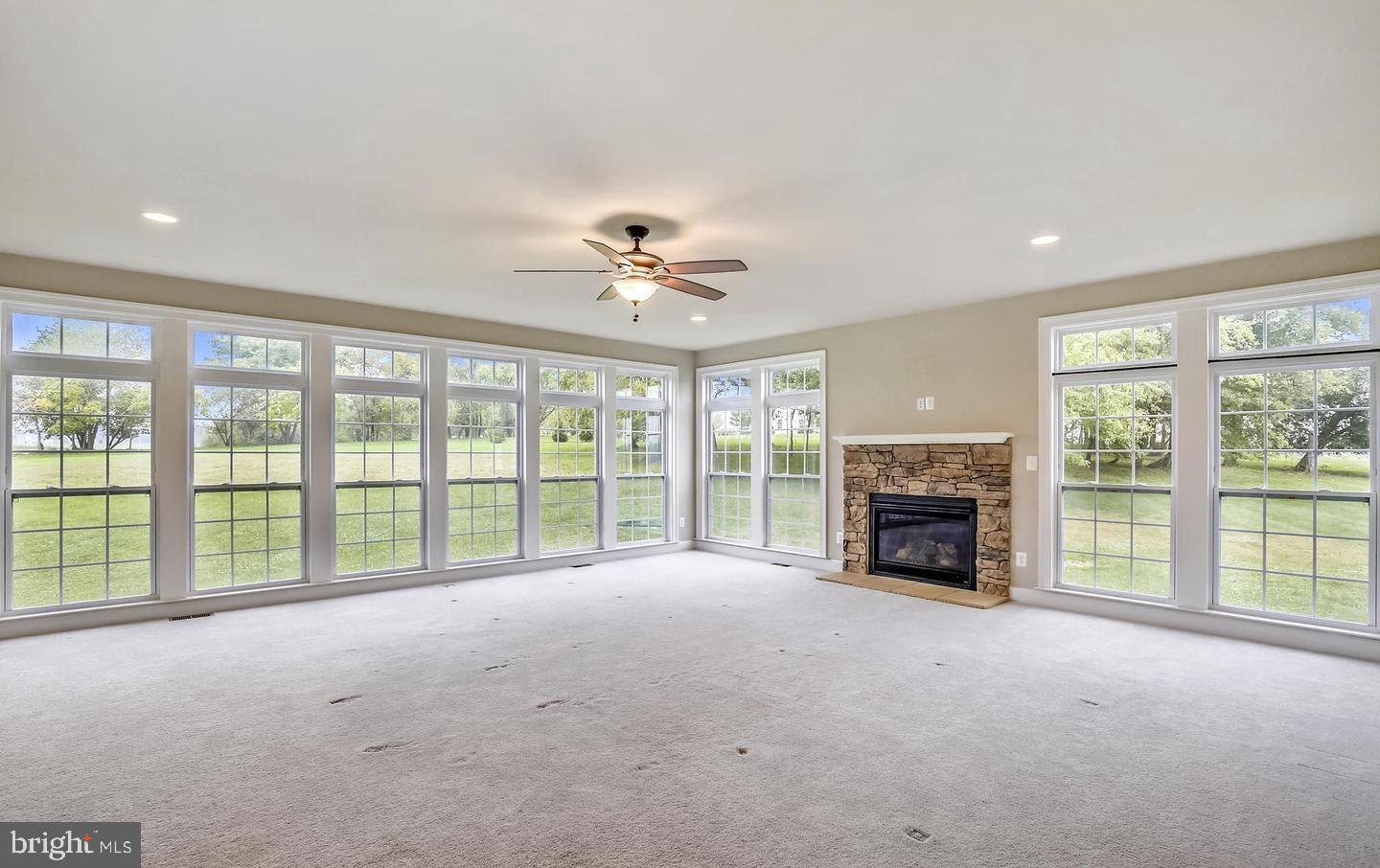 FALCONAIRE - Residential Lease