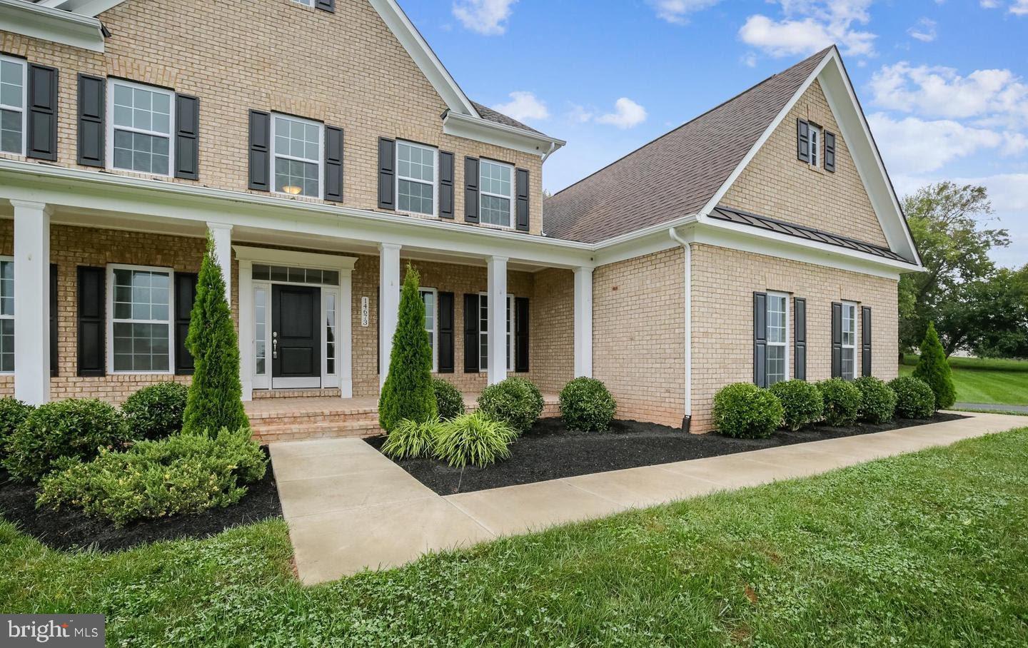 FALCONAIRE - Residential Lease