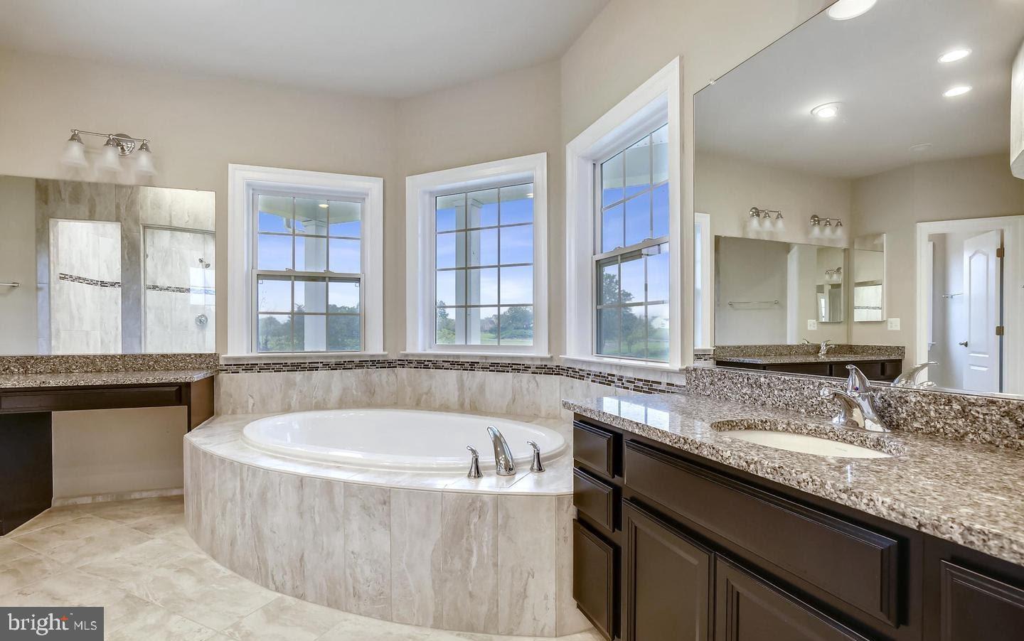 FALCONAIRE - Residential Lease