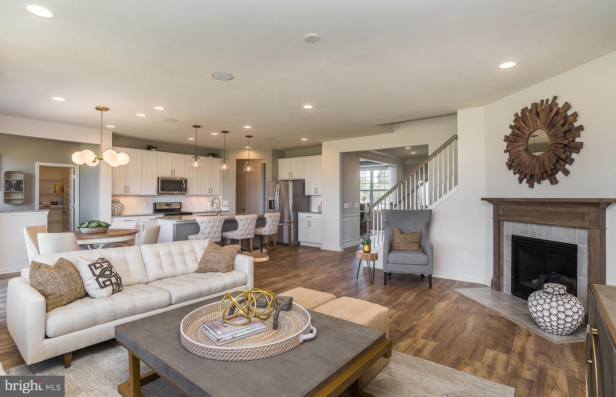 1116 ARTHUR DR