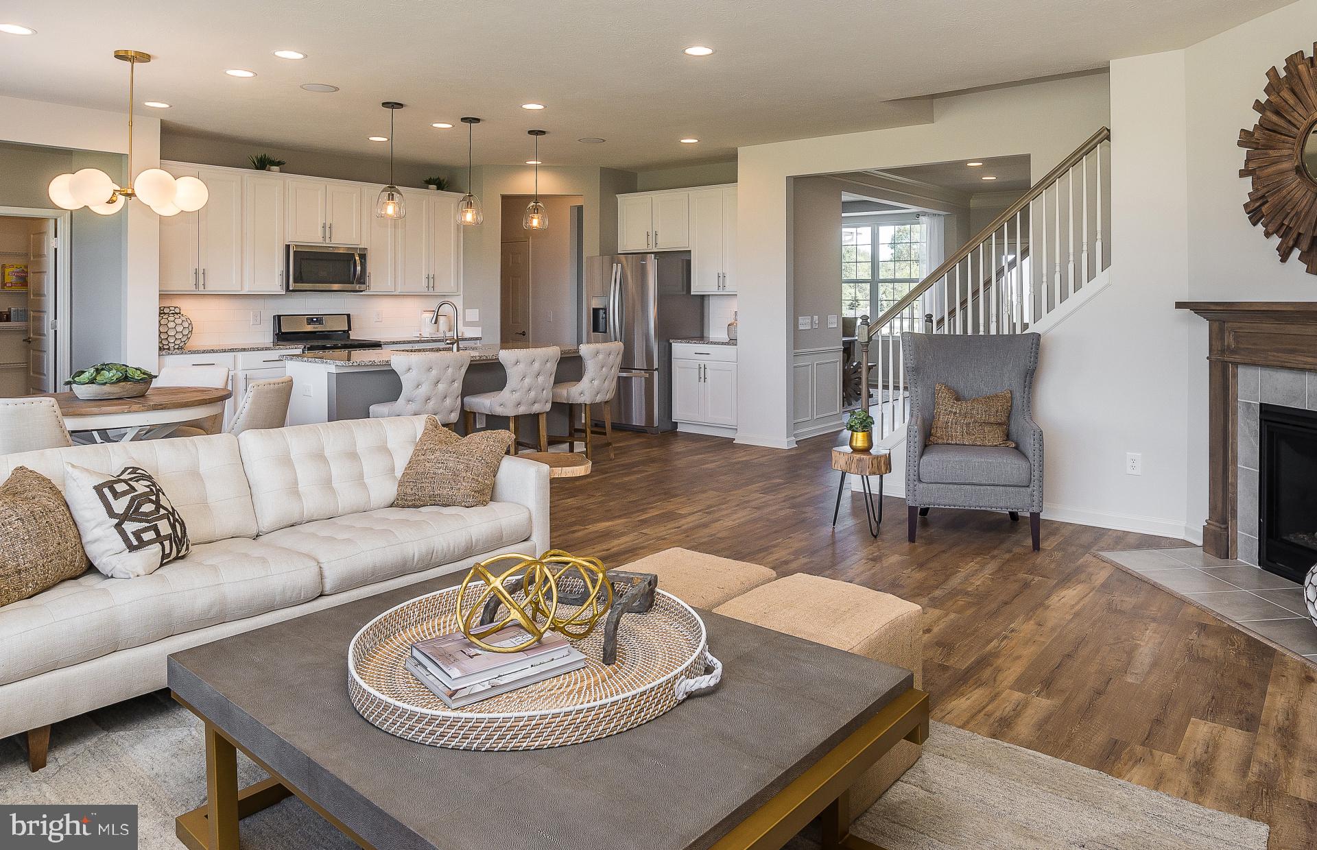 1116 ARTHUR DR