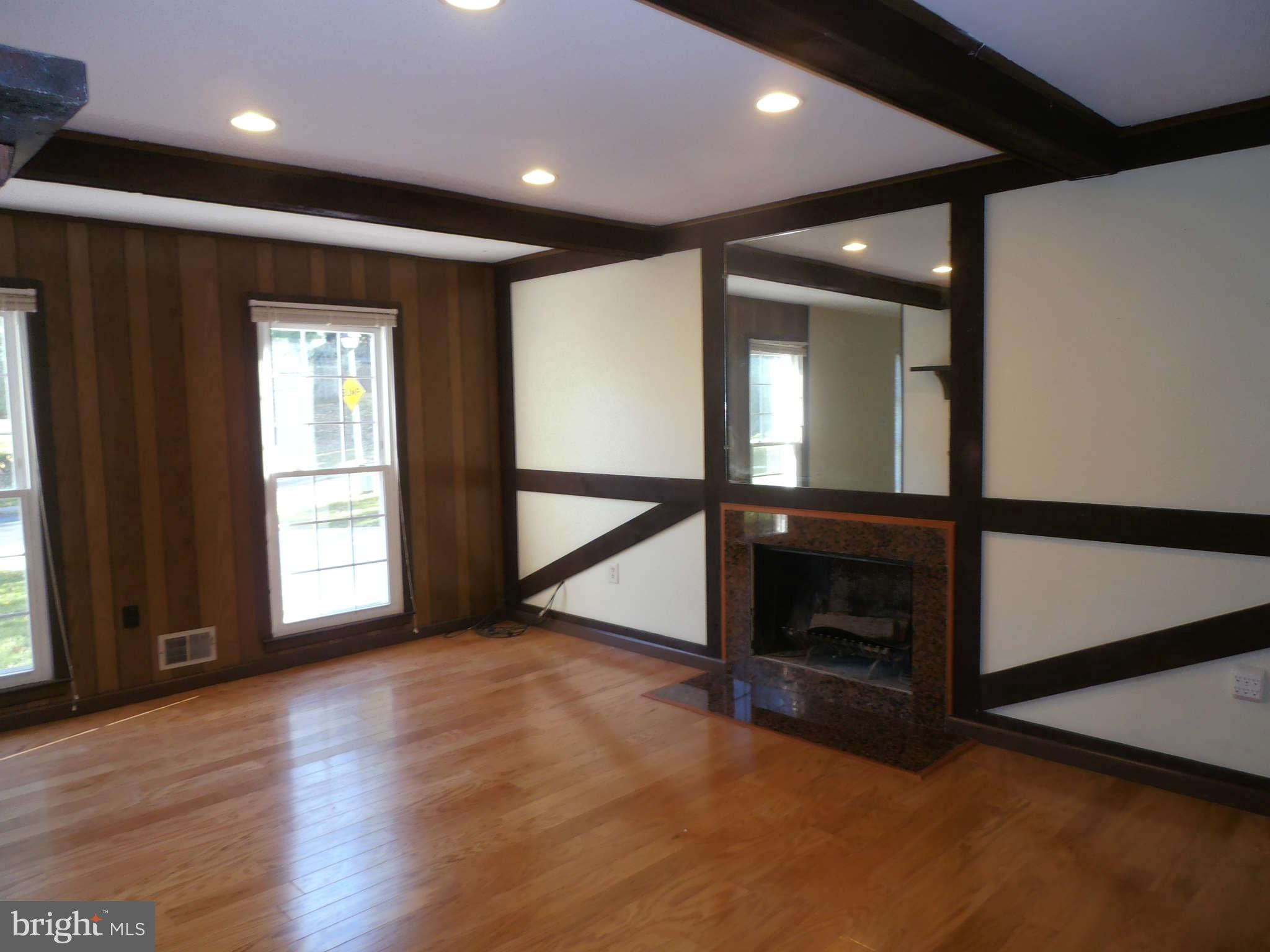 REDLAND STATION - Residential Lease