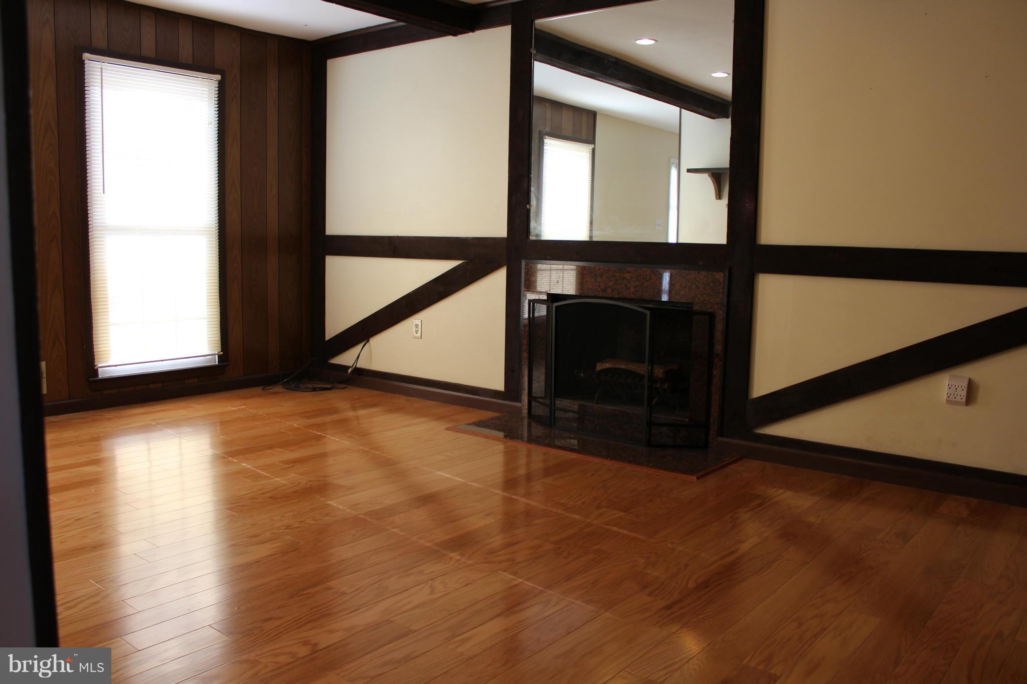 REDLAND STATION - Residential Lease