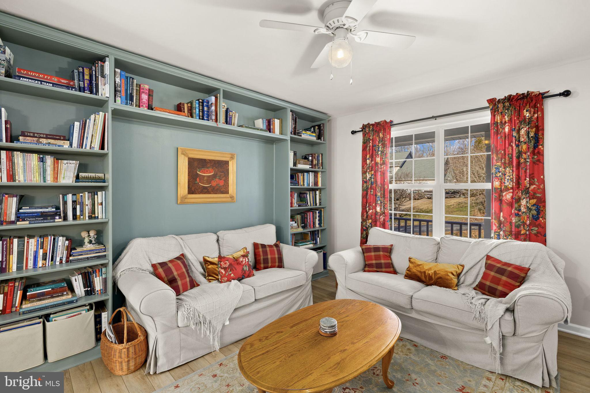 PRESIDENTIAL LAKES - Residential