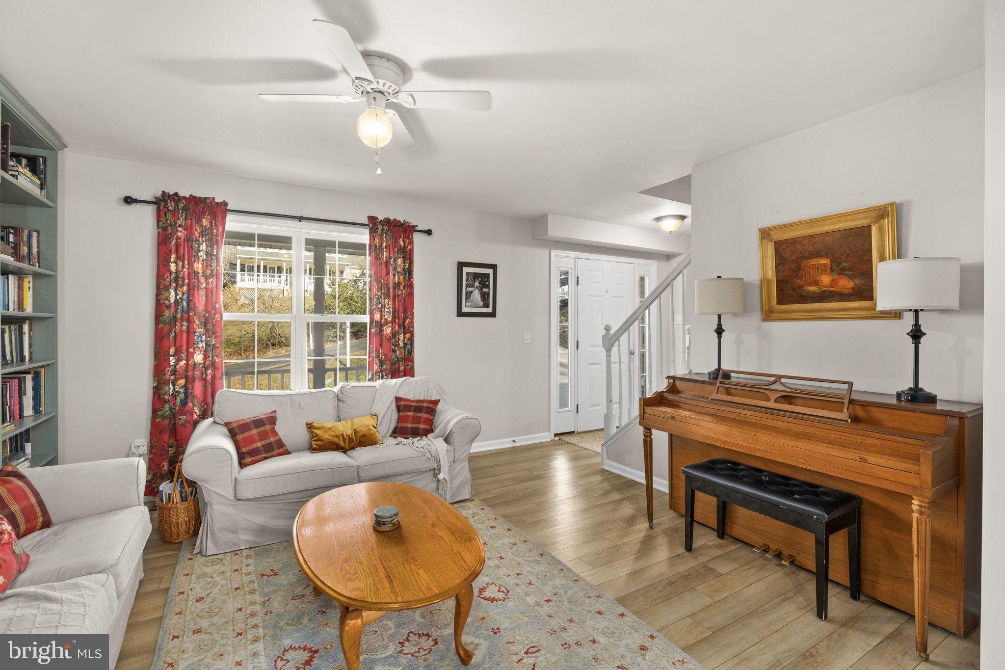 PRESIDENTIAL LAKES - Residential