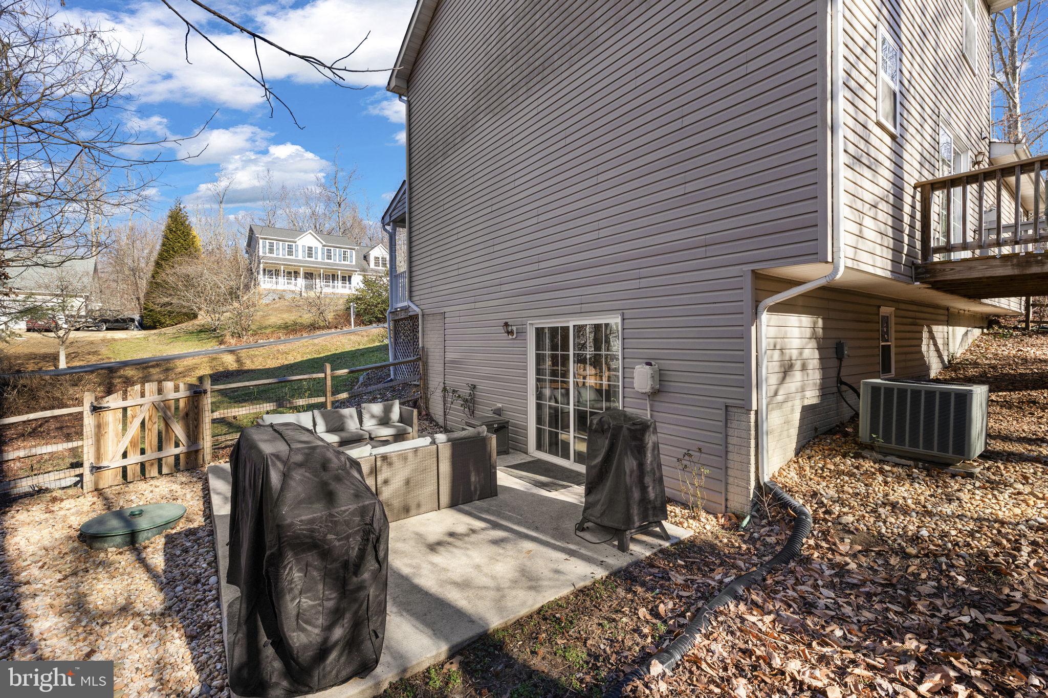 PRESIDENTIAL LAKES - Residential