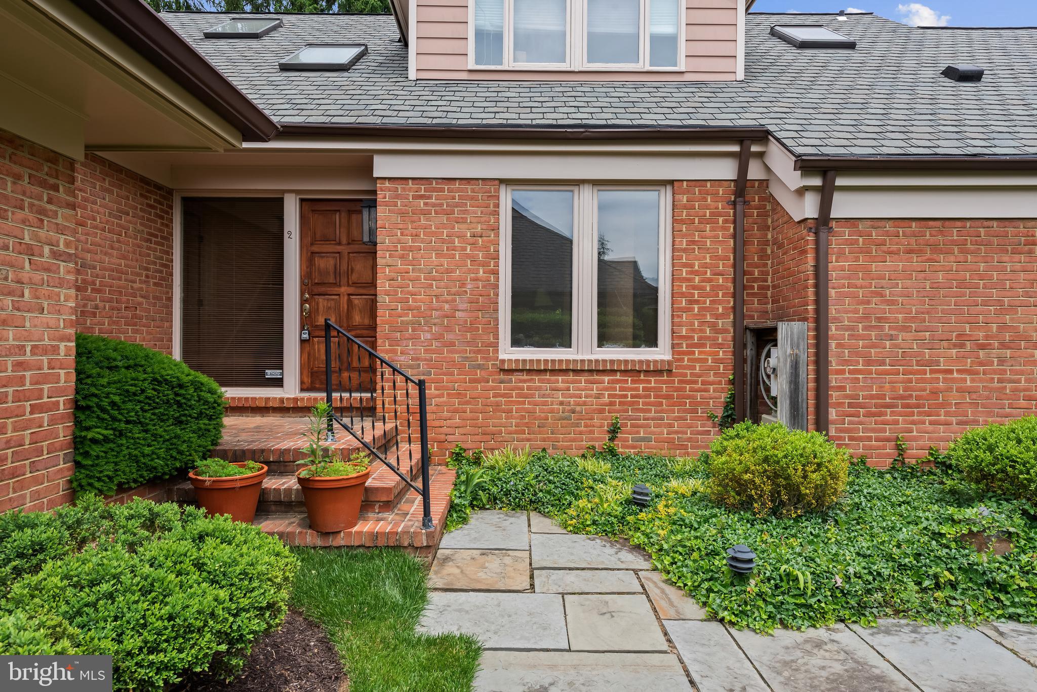 2 FIELDSPRING COURT
