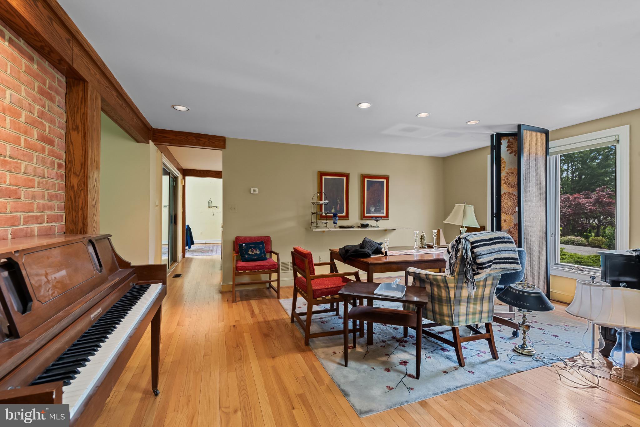 2 FIELDSPRING COURT