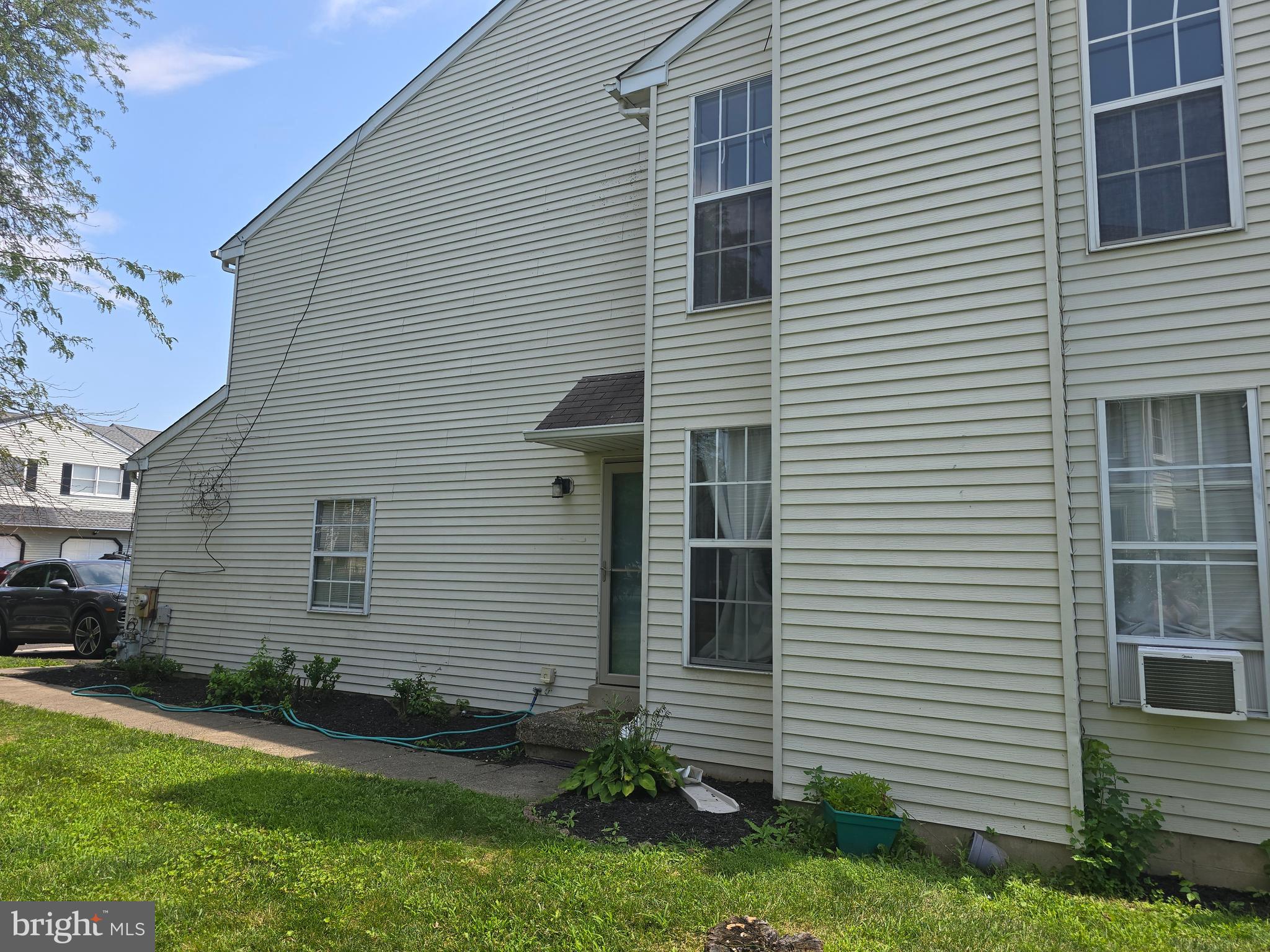 107 JONATHAN DRIVE