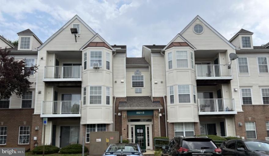 Well maintained 2bed/2bath condo for rent. This condo boasts laminate wood flooring, washer and dryer, fireplace and more. Close to the Largo Metro station and all major highways. This one will not last long. Showings to begin on Thursday, 7/27.  The minimum credit requirement is 680 and must make 3x the rent. No pets.