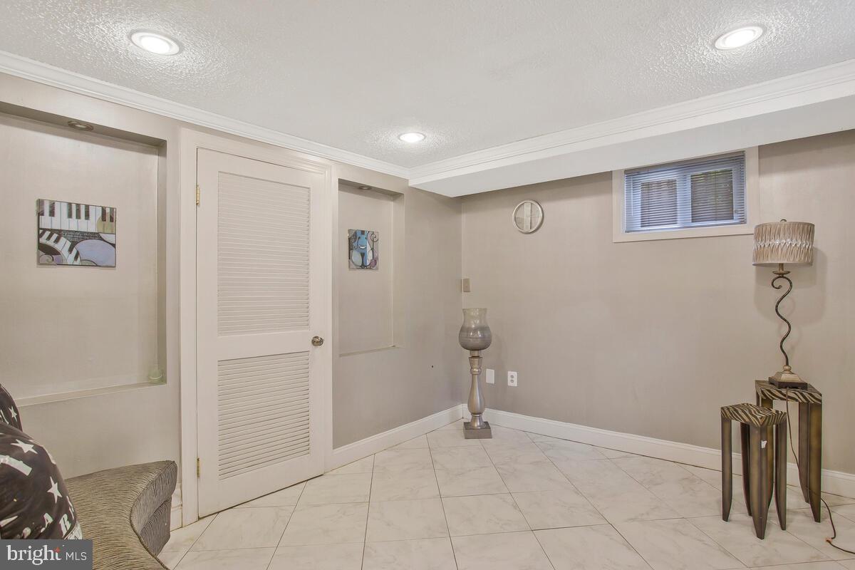 AVONDALE GROVE - Residential